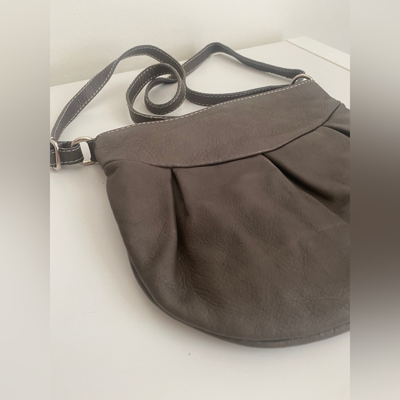 Genuine Leather Crossbody Bag - Made In Italy 🇮🇹 - Picture 3 of 8